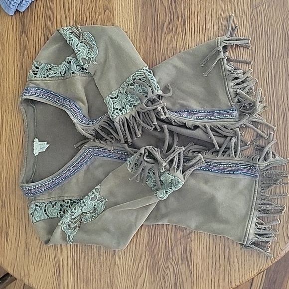 Gimmicks by BKE Army Green Boho Fringe Beaded Jacket, Size Small - Picture 3 of 8